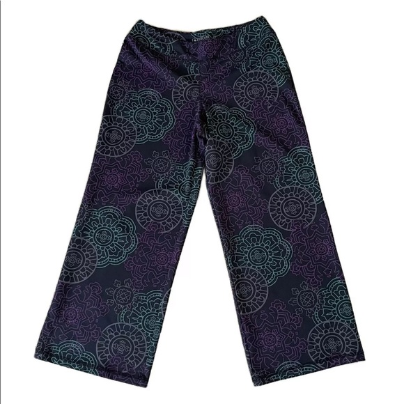 Athleta cropped wide leg yoga pants mandala pattern - Picture 5 of 12